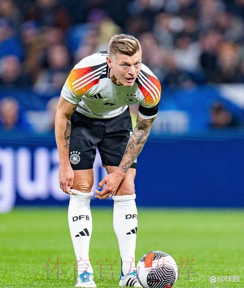 罗马诺:克罗斯续约一年已100%完成 目前只差官宣 罗马诺:克罗斯续约一年已100%完成 目前只差官宣